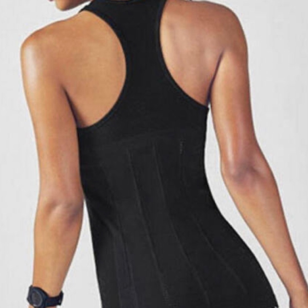 NWT Fabletics Delta Razorback Tank - Picture 2 of 6